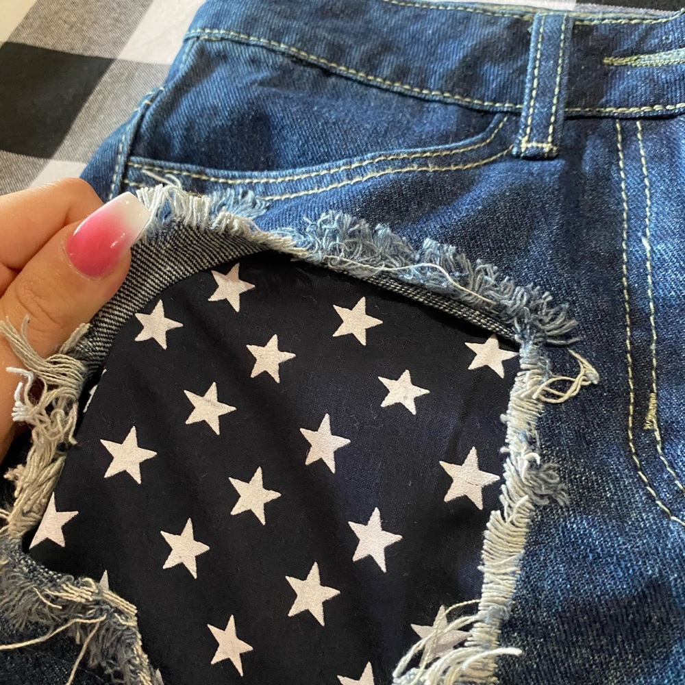 Shorts - Picture 4 of 4